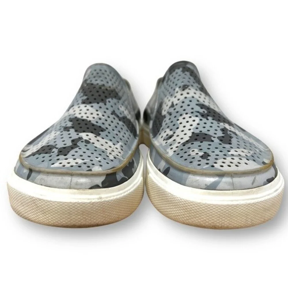 Crocs Gray Camo CitiLane Roka 2 Slip-On Sneaker Men's Sz. 7 Women's Sz. 9